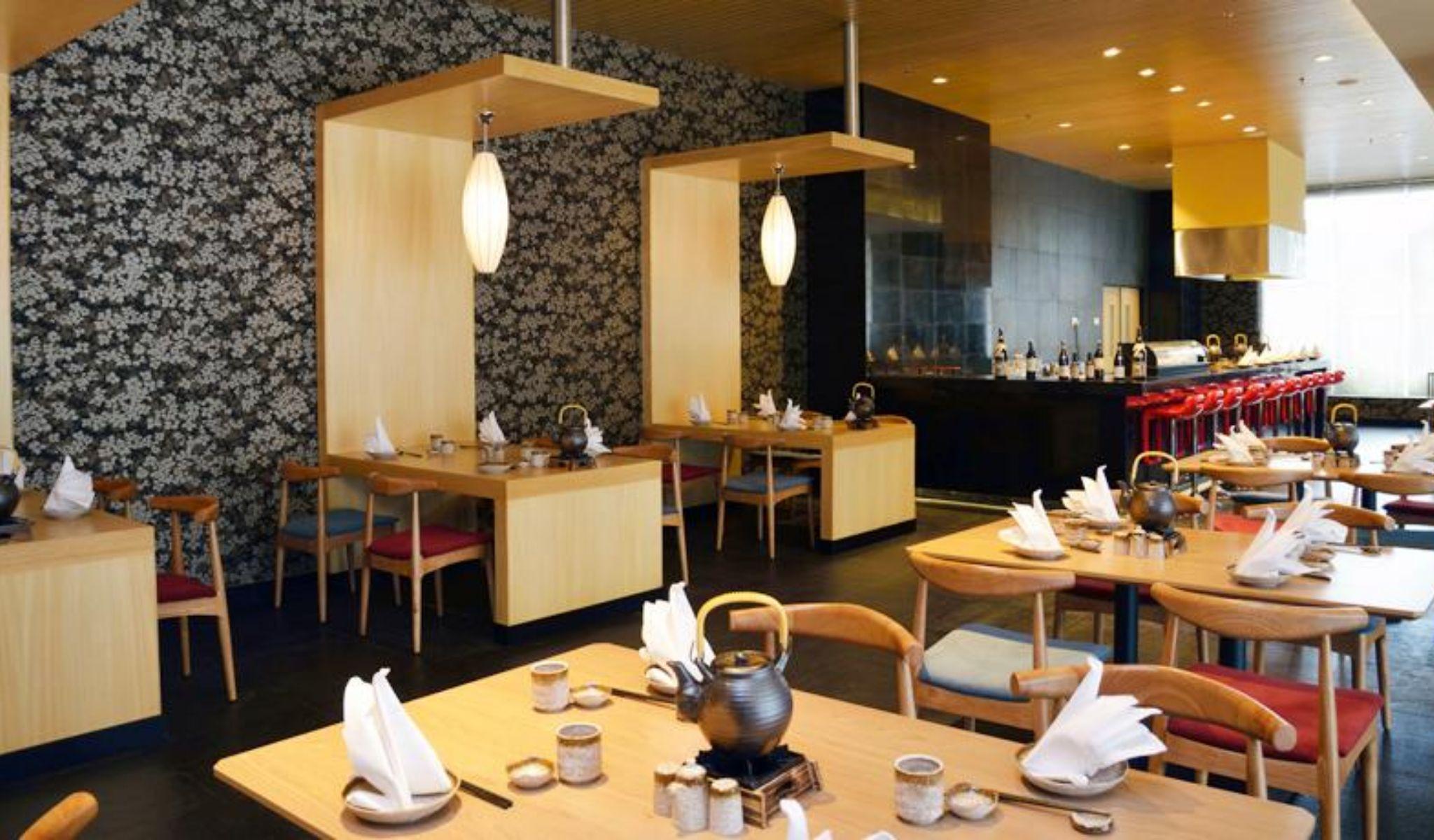 Lexis Suites Penang Bayan Lepas Exterior foto Interior of a restaurant