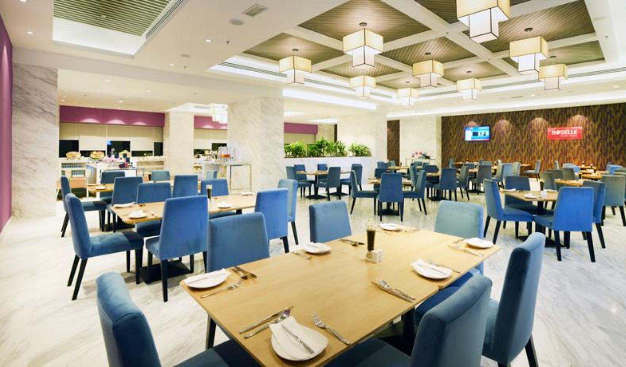 Lexis Suites Penang Bayan Lepas Exterior foto The restaurant