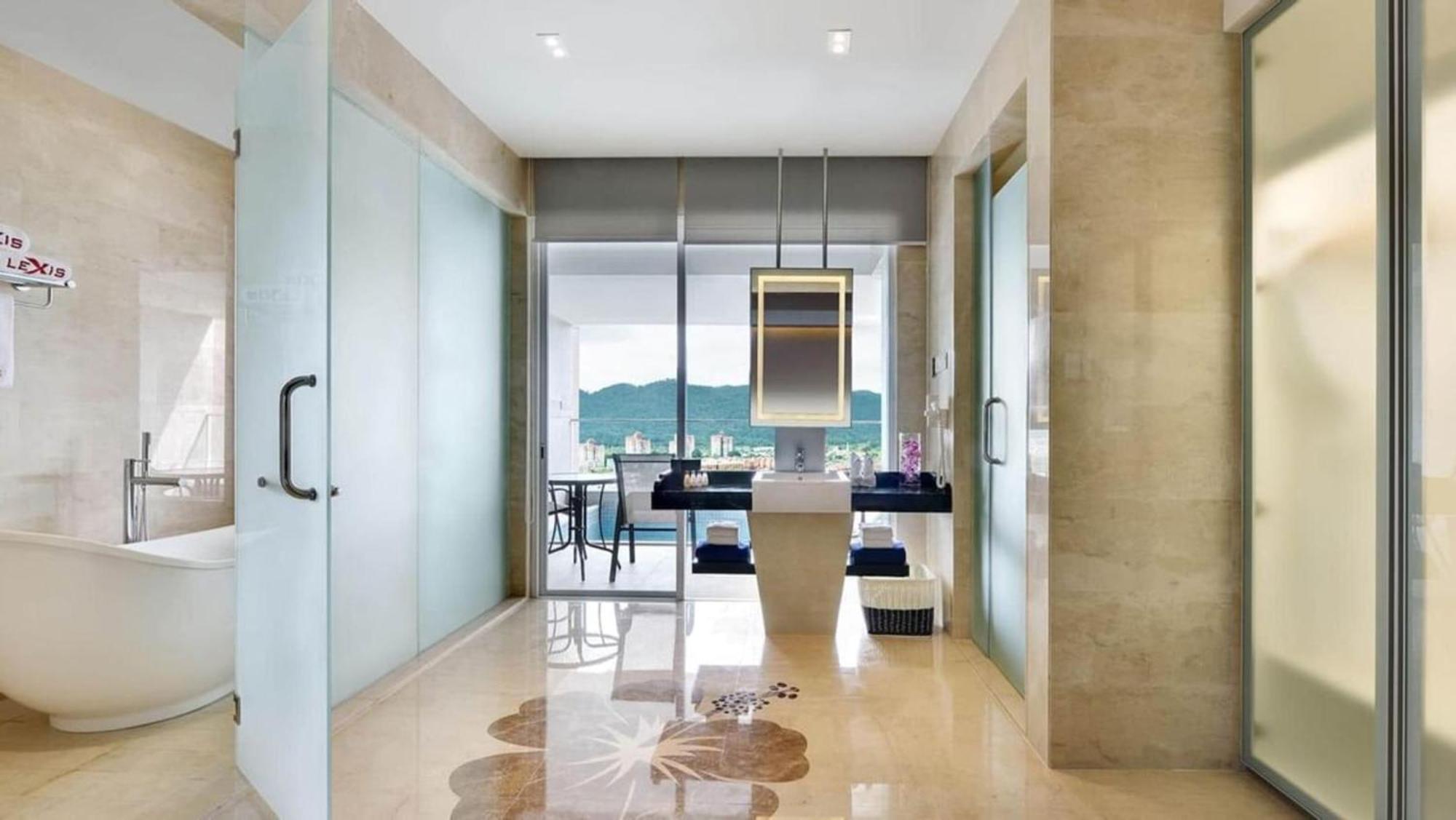 Lexis Suites Penang Bayan Lepas Exterior foto