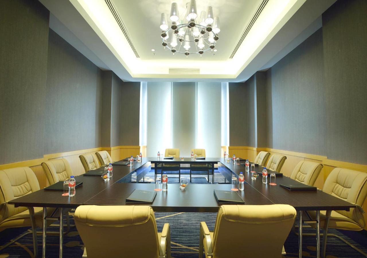 Lexis Suites Penang Bayan Lepas Exterior foto Meeting room
