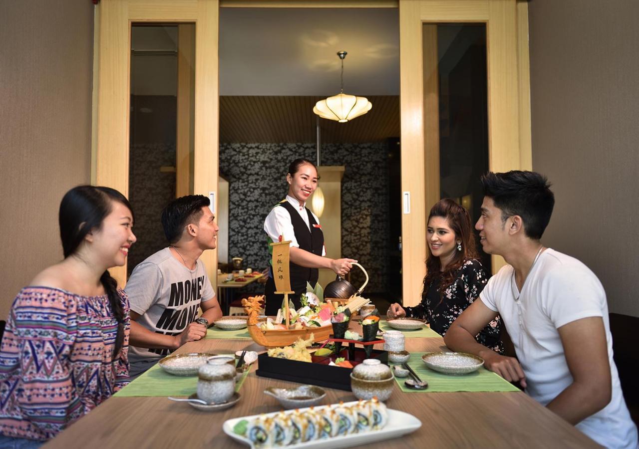 Lexis Suites Penang Bayan Lepas Exterior foto A restaurant in Vietnam
