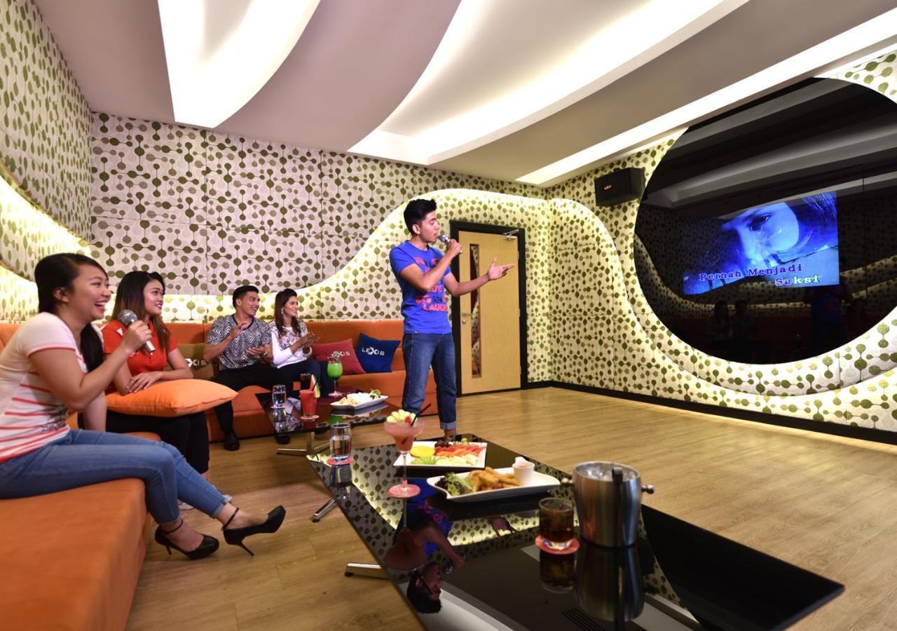 Lexis Suites Penang Bayan Lepas Exterior foto A karaoke box in Shanghai, China